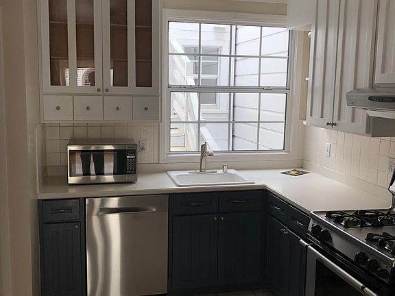4th image of 2142 Franklin St