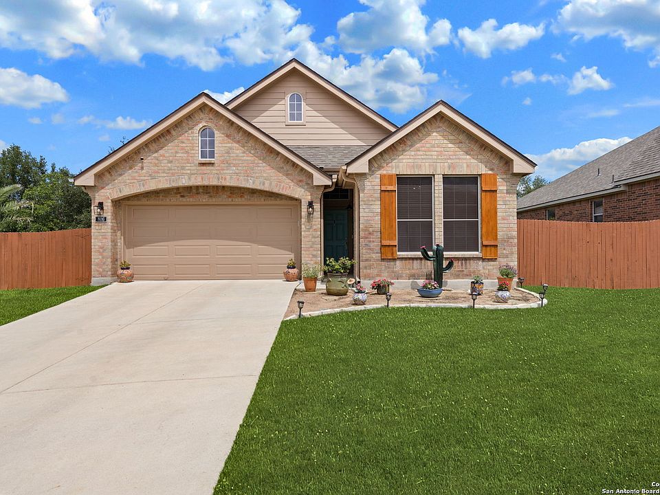 1st image of 806 CAPRESE LN