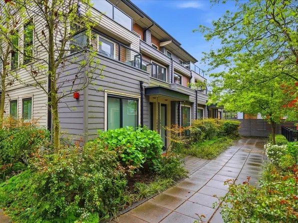 1047 Victoria Dr, Vancouver, BC V5L 4H3