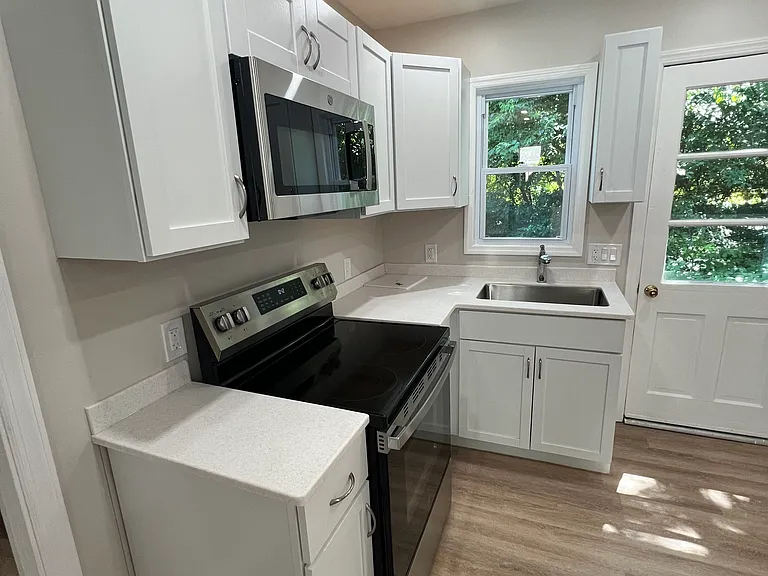24-26 Cedar St #26.5 — Photo 4