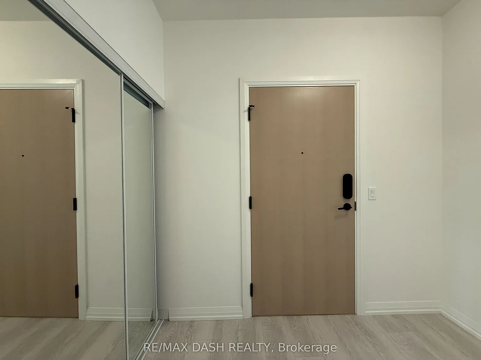 3 bed, $3,890 — Photo 2