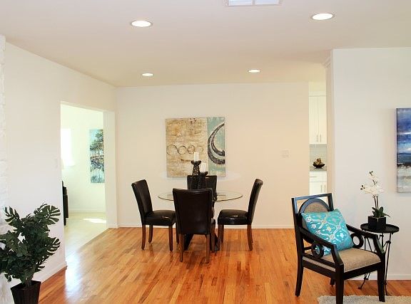 5th image of 6348 Beeman Ave