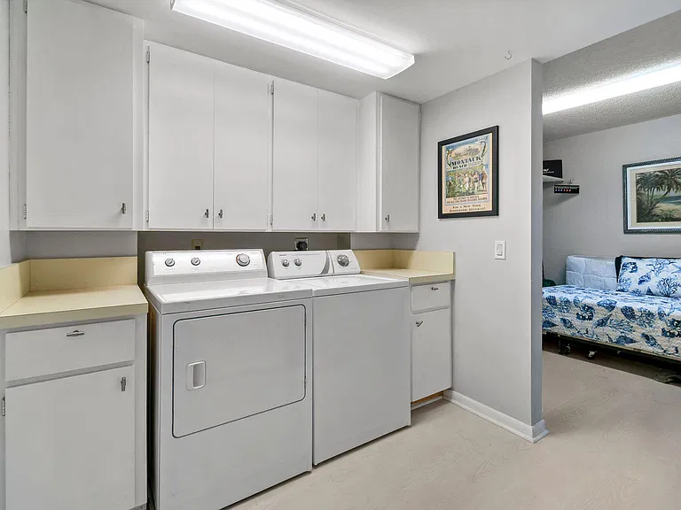 601 Seafarer Cir #304 — Photo 34
