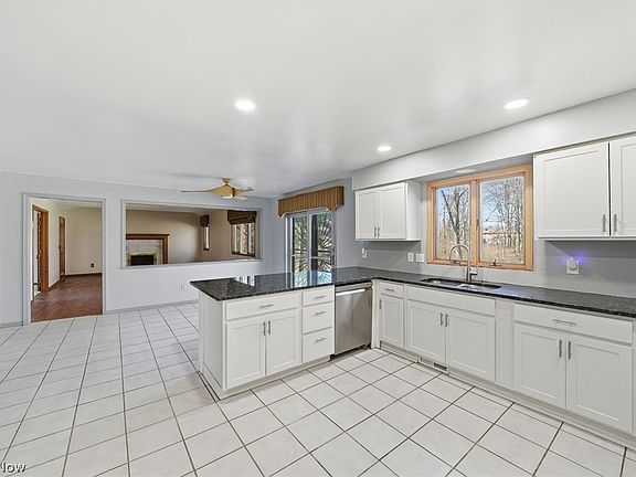 3rd image of 19649 Sagamore Rd