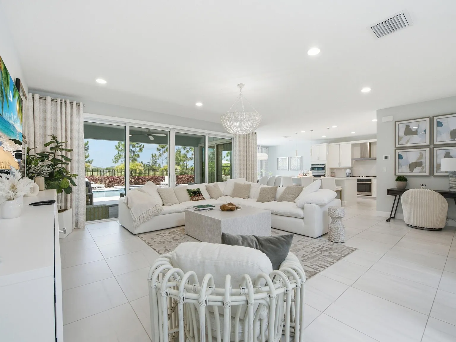 5 bed, 5.0 bath, 3297 sqft, $7,500 — Photo 1