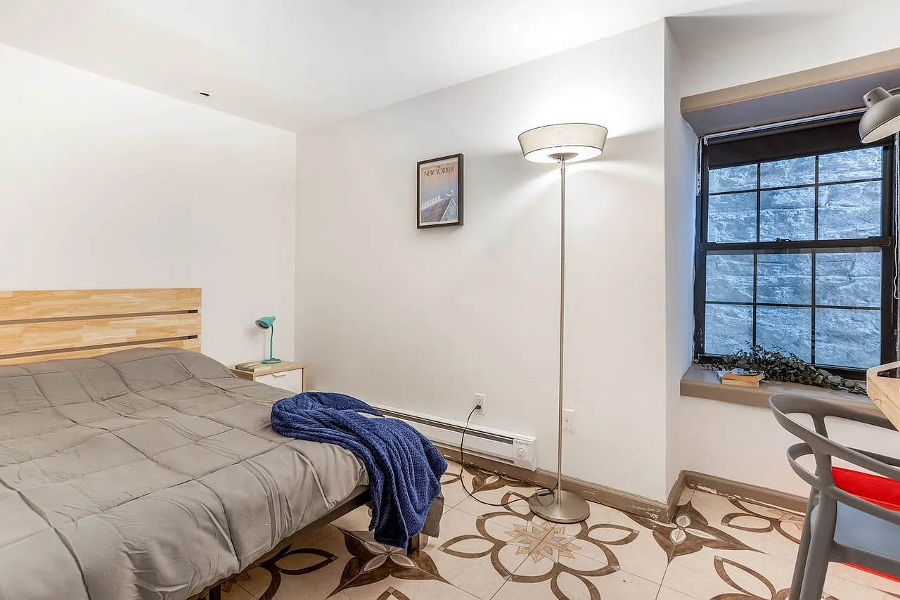 Functional ROOM at The Upper Manhattan House — Photo 1