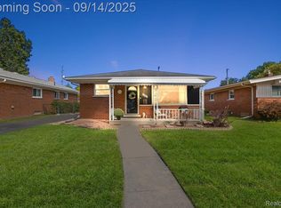 18528 Flamingo Blvd, Livonia, MI 48152
