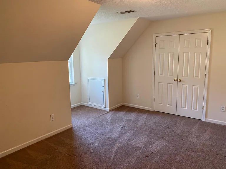 100 Moss Hill Ct — Photo 17