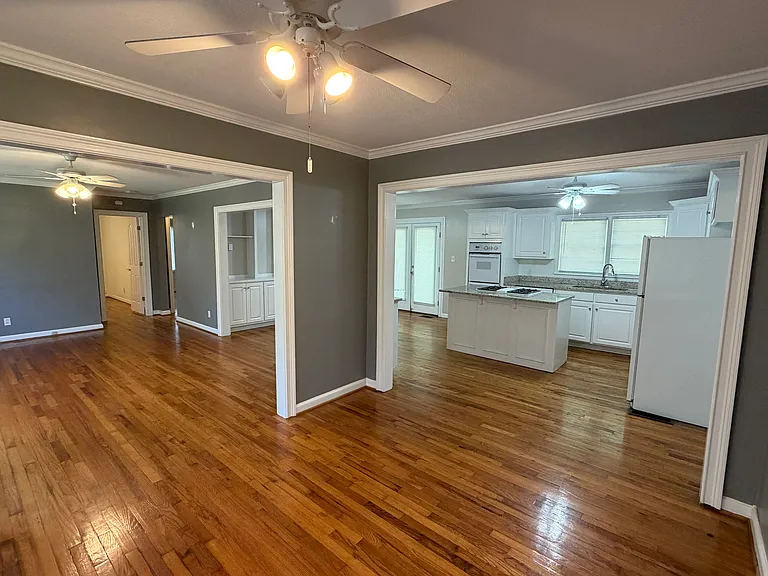 4511 Summerville Rd — Photo 6
