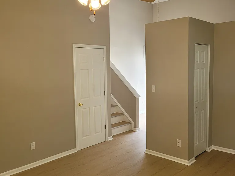 640 Woods Crossing Dr — Photo 4