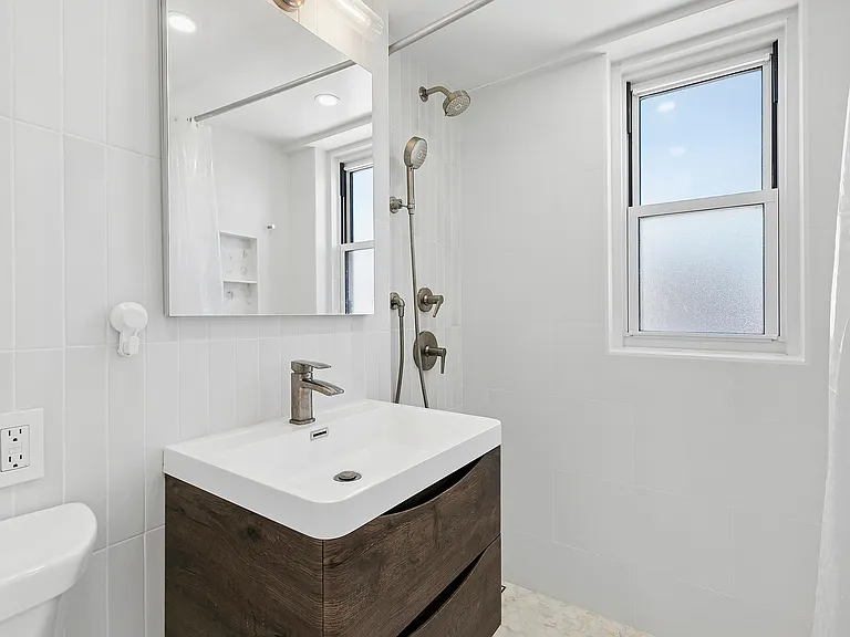 77 E 12th St #20E — Photo 5