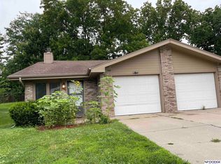 2528 Benson Gardens Blvd, Omaha, NE 68134