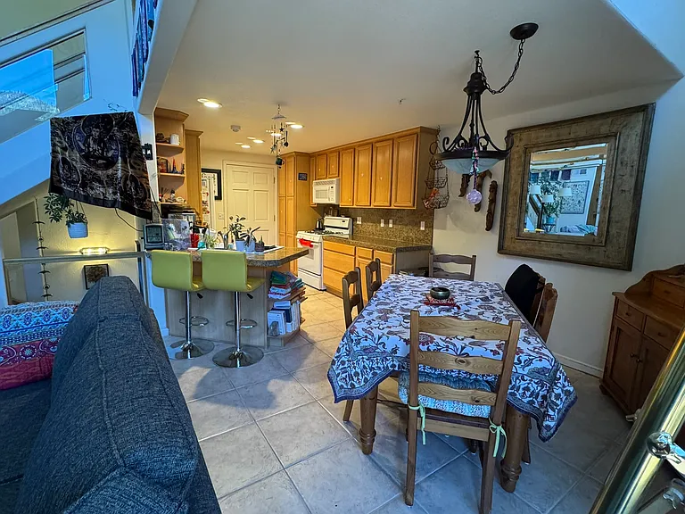 400 Fairview Blvd — Photo 5