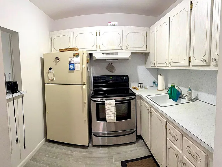 63 Windsor Dr #C — Photo 13