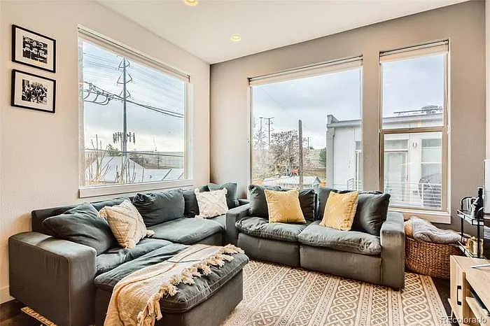 1020 W 37th Ave #1020 — Photo 9