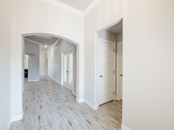 4th image of 809 Sunnys Halo Dr
