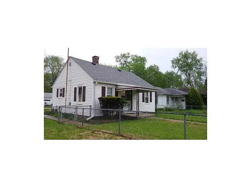 4447 Kingsley Dr photo 1