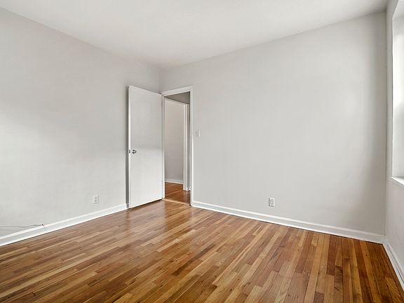 4th image of 322 E 63rd St #5D