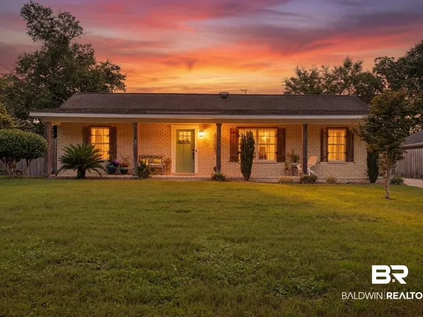 2808 Pine Ridge Dr, Lillian, AL 36549