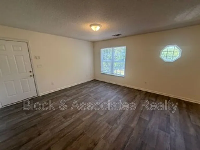 656 Cascade Ave #B — Photo 3