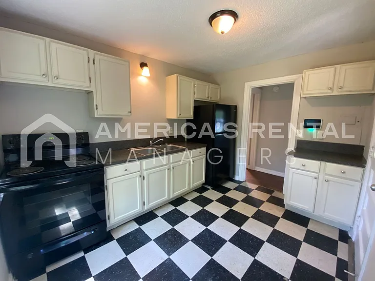 222 4th Ave — Photo 6