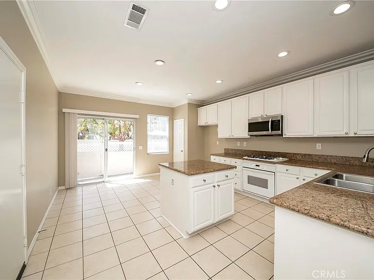 1285 Hopping St — Photo 5
