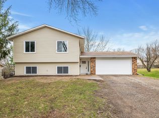 10374 Greyfield Ct, Eden Prairie, MN 55347