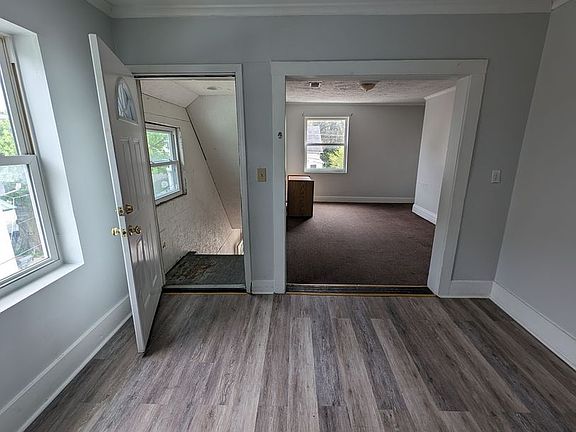 3rd image of 506 E 14th St