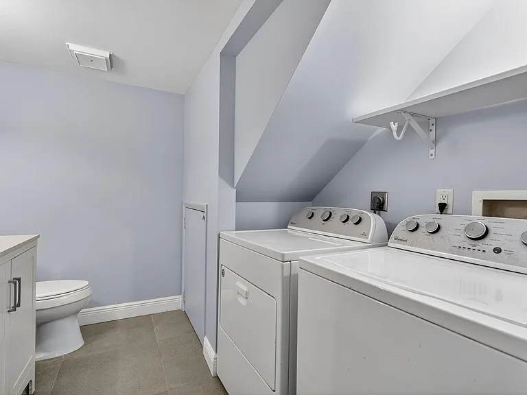 825 Center St #32B — Photo 13