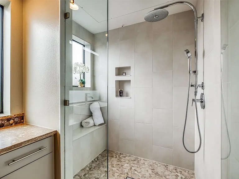4333 Gilbert Ave #321 — Photo 9