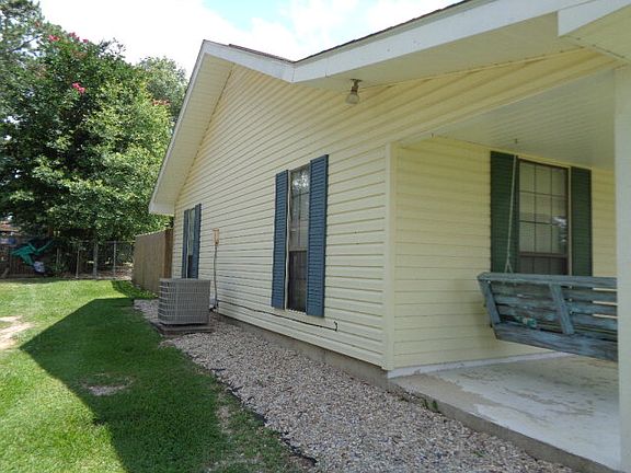 4th image of 1123 E Lakeshore Dr