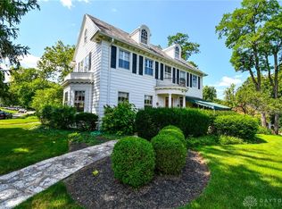 36 Park Rd, Oakwood, OH 45419