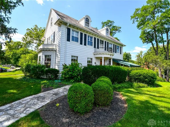 36 Park Rd, Oakwood, OH 45419