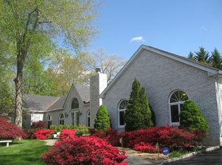 5 Leann Ct, Old Bridge, NJ 08857