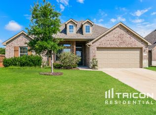 172 Landsdale Cir, Forney, TX 75126