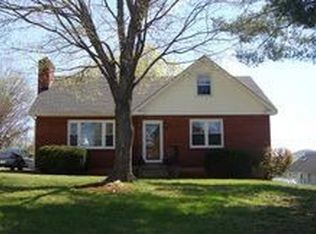 912 Clearview Dr, Vinton, VA 24179