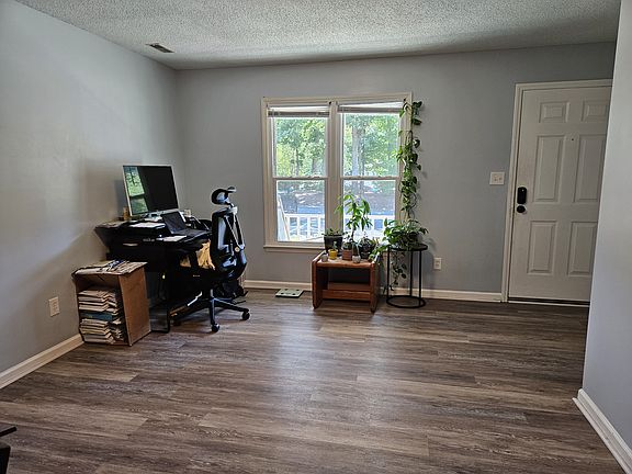 4th image of 117 Forest Oaks Dr