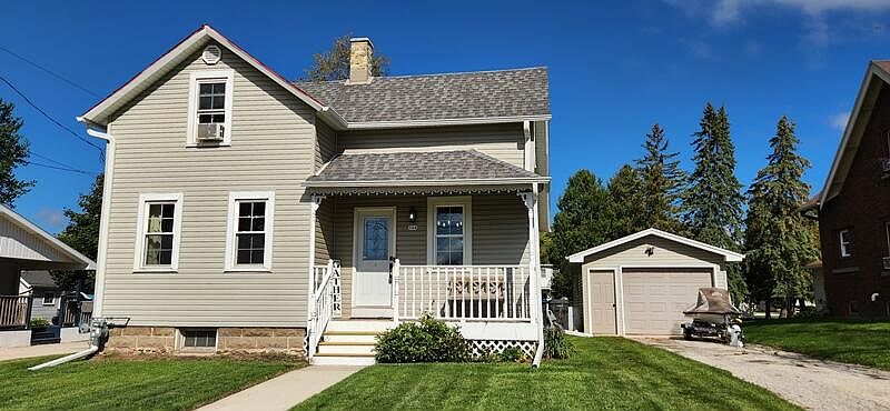1st image of 744 Center AVENUE
