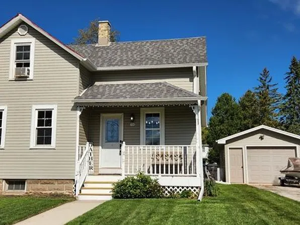 744 Center AVENUE, Oostburg, WI 53070
