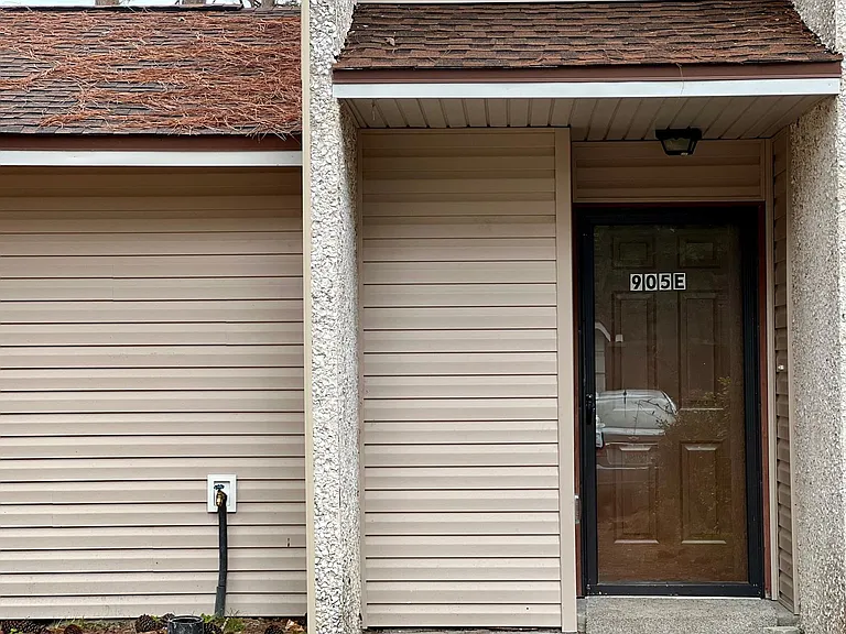 905 Brett Dr #E — Photo 2