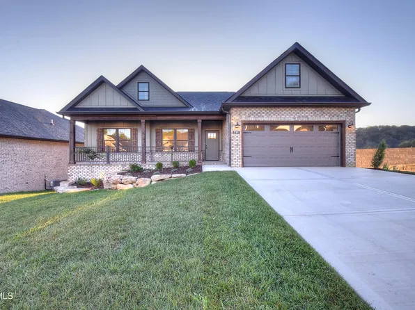 737 Hunts Terrace Dr, Kingsport, TN 37663