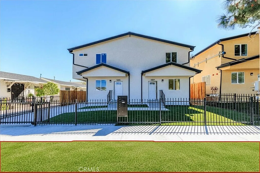 4 bed, 1826 sqft, $3,754 — Photo 1
