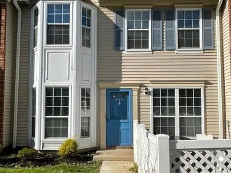 204 Darwin Ln — Photo 12