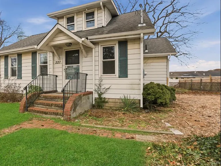 227 Beachwood Blvd — Photo 19