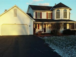 481 Whitney Rd, Ontario, NY 14519