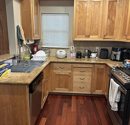 3rd image of 1018 5th St