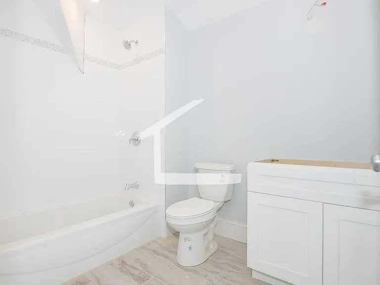 28 Murdock St #10 — Photo 17