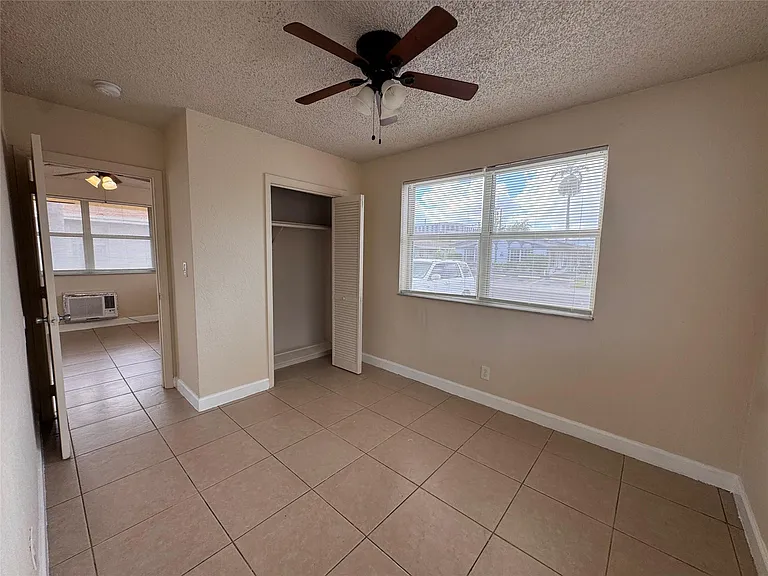 728 NW 4th Ave #4 — Photo 7