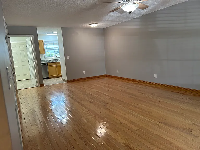307 Walnut St — Photo 12
