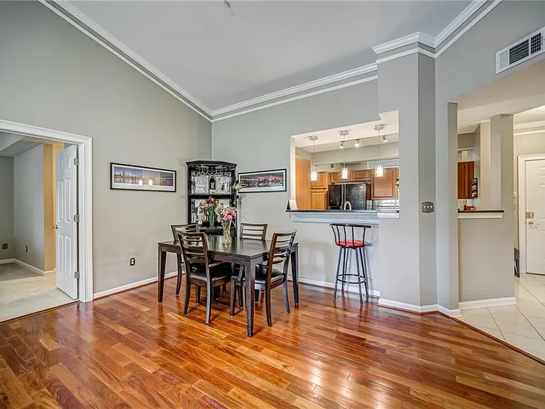 3275 Lenox Rd NE — Photo 8